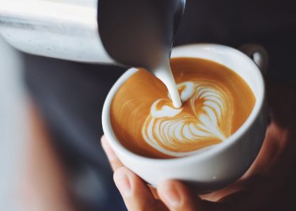 Koffiecultuur op kantoor: Boost je werkdag met de perfecte kop!